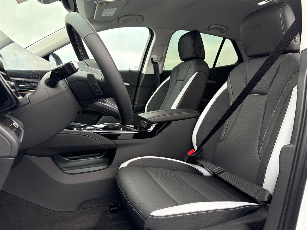 2025 Buick Envision Sport Touring photo 17
