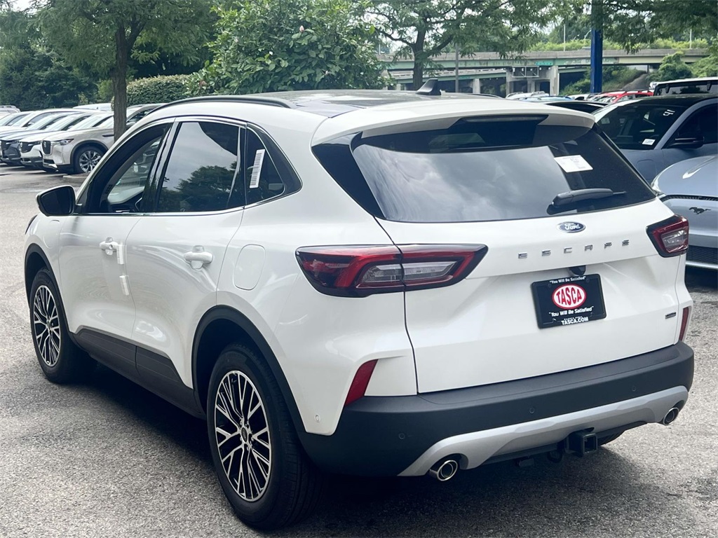 2024 Ford Escape Plug-In Hybrid photo 4