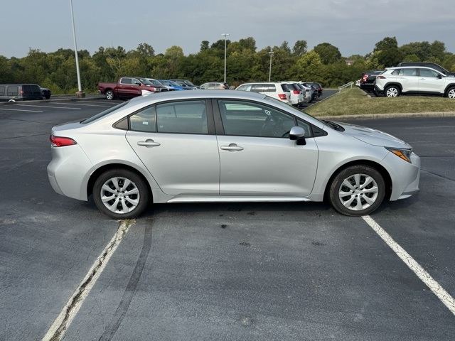 Used 2022 Toyota Corolla LE with VIN 5YFEPMAE7NP359314 for sale in Northfield, Minnesota
