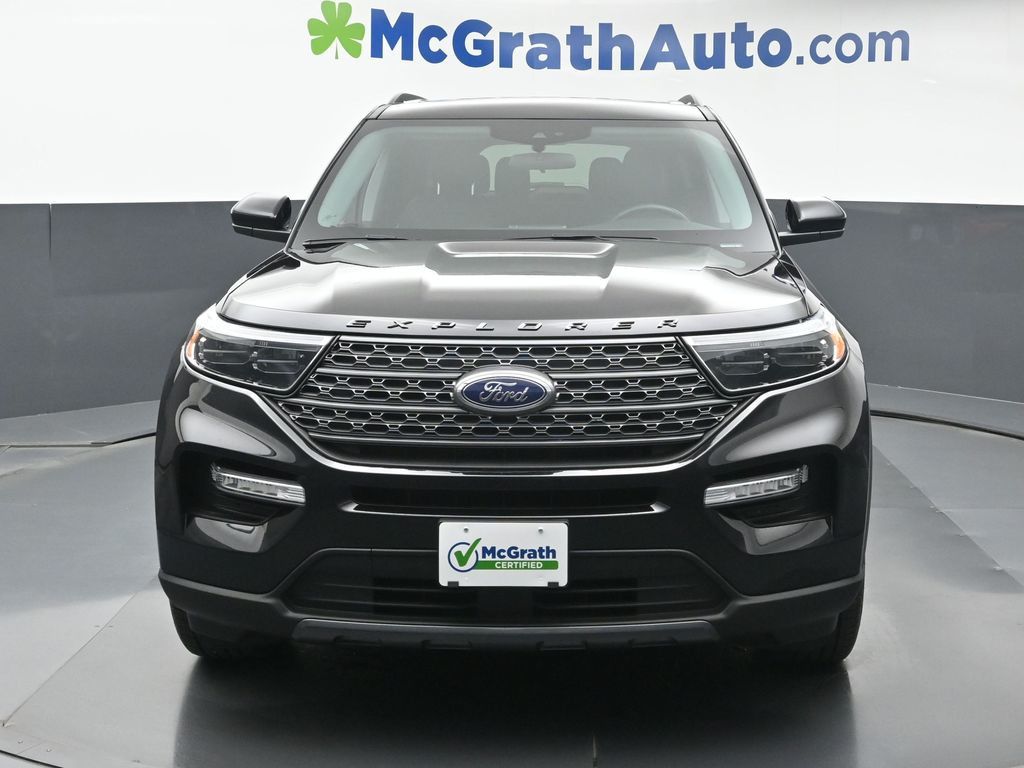 2023 Ford Explorer XLT photo 2