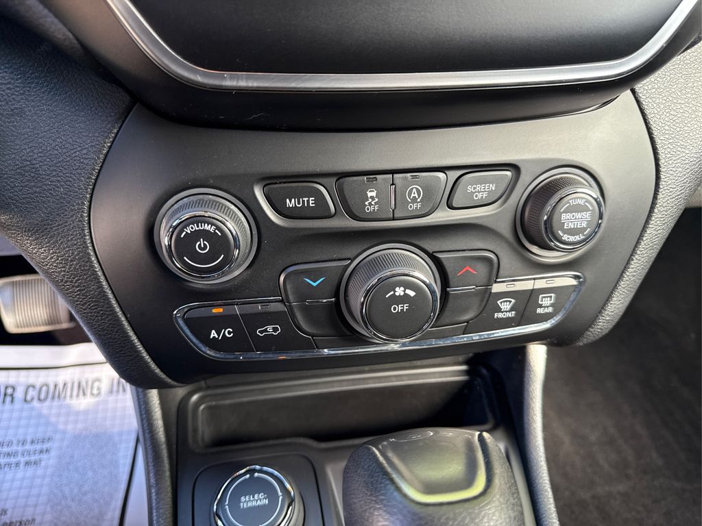 2019 Jeep Cherokee Latitude photo 26