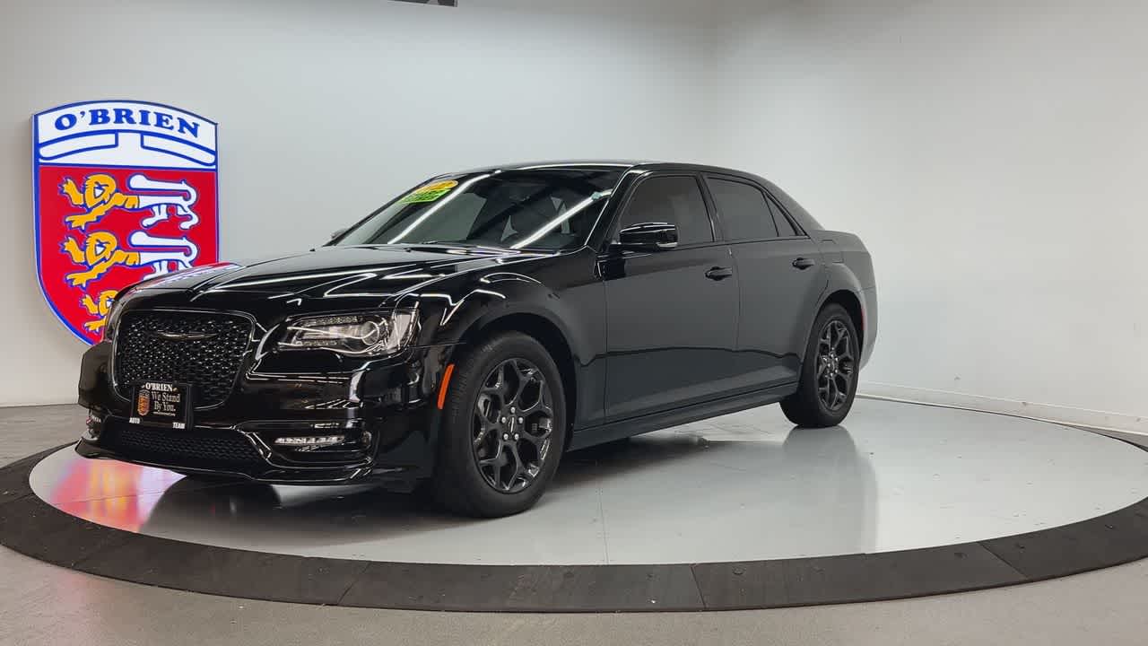 2022 Chrysler 300 Touring L photo 8