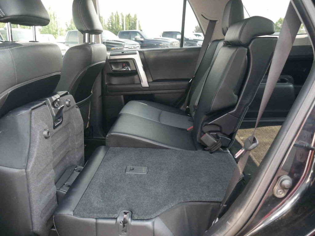 2024 Toyota 4Runner SR5 Premium photo 13