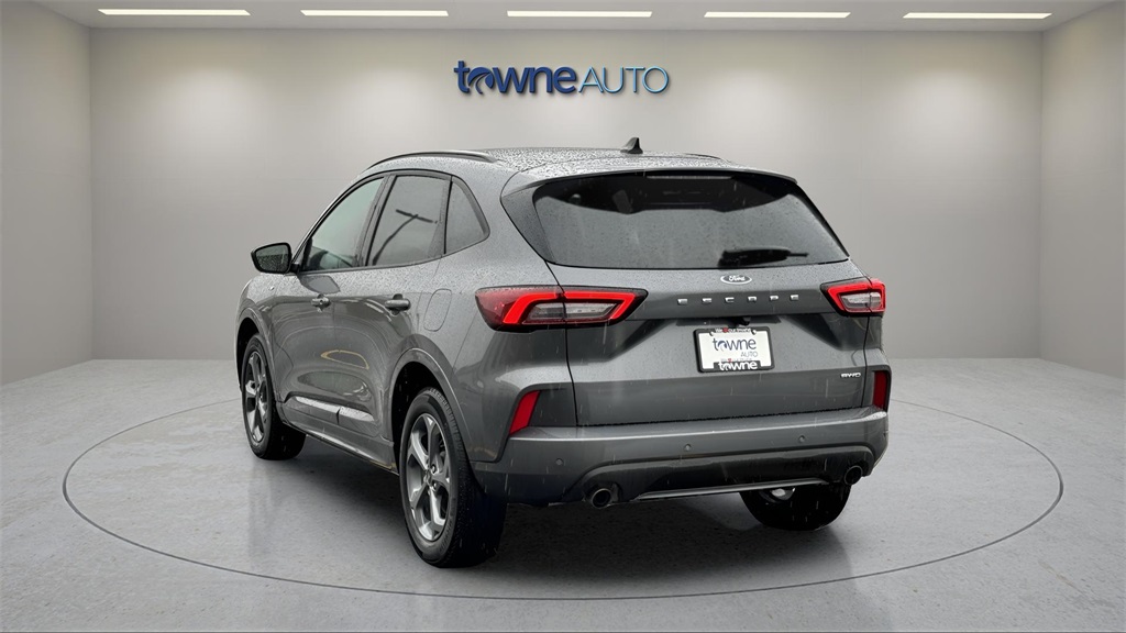 2023 Ford Escape ST-Line photo 2