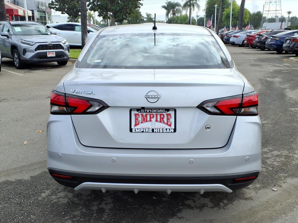 2025 Nissan Versa S photo 4