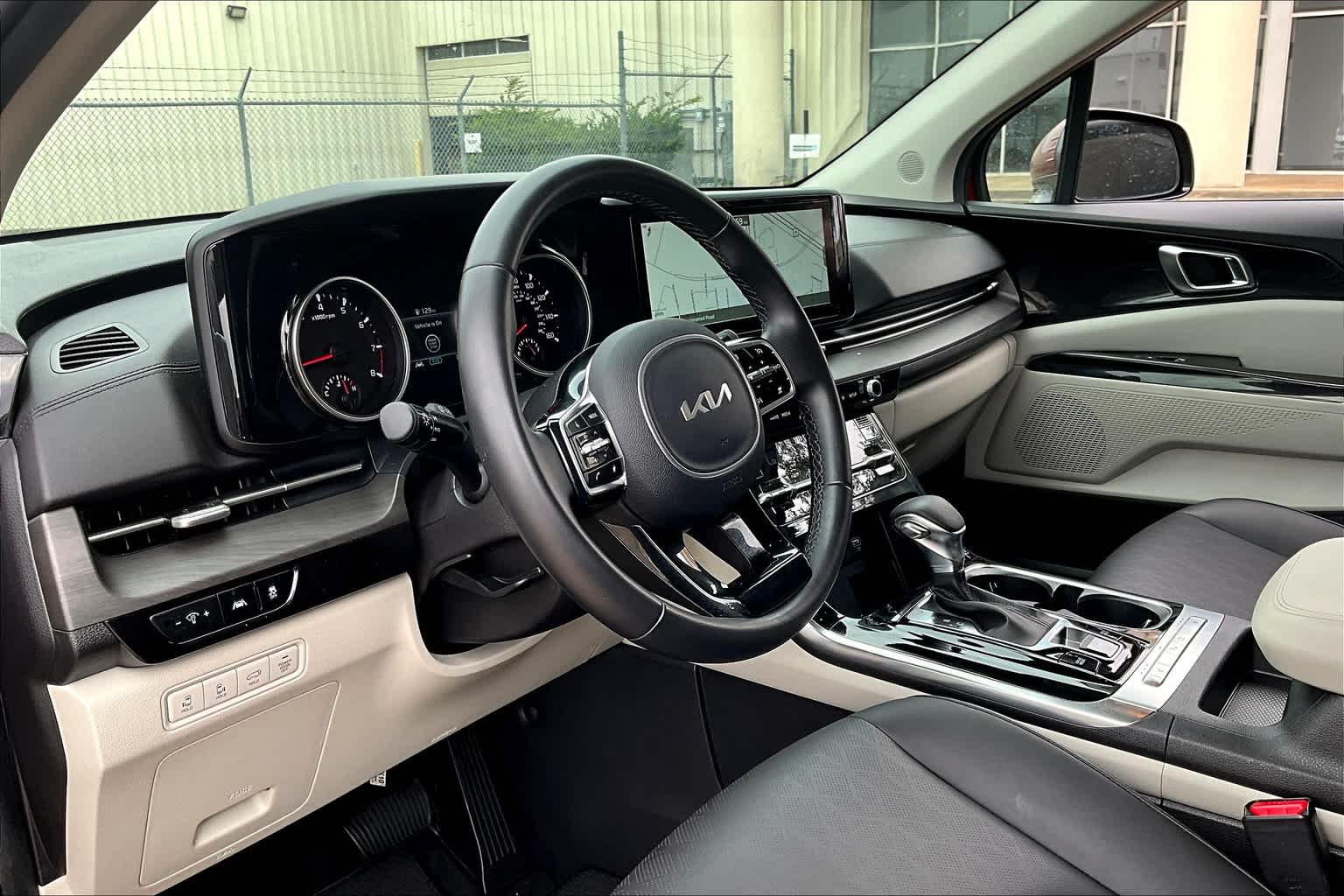 2022 Kia Carnival EX photo 14