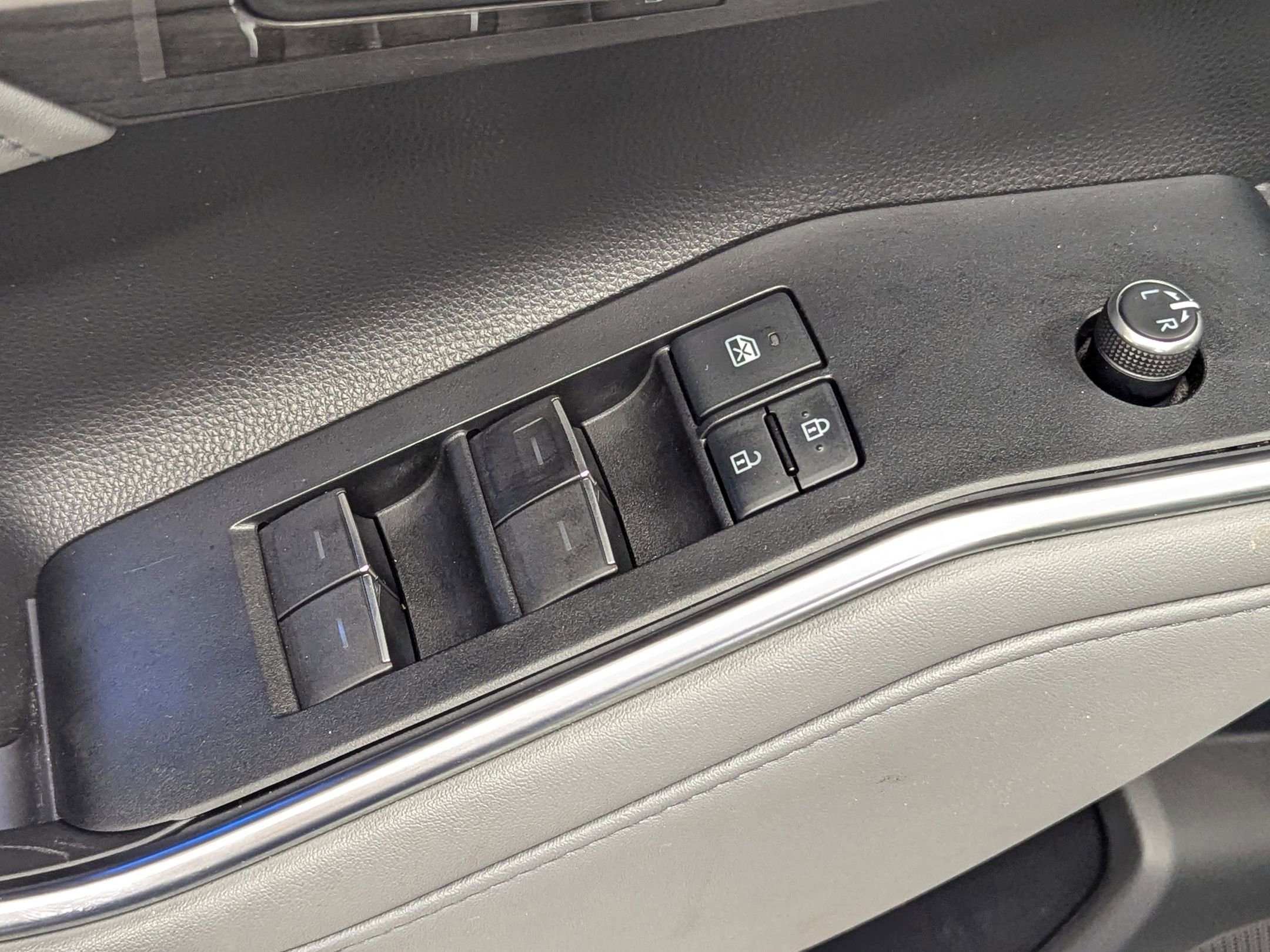 2020 Toyota Highlander Limited photo 18