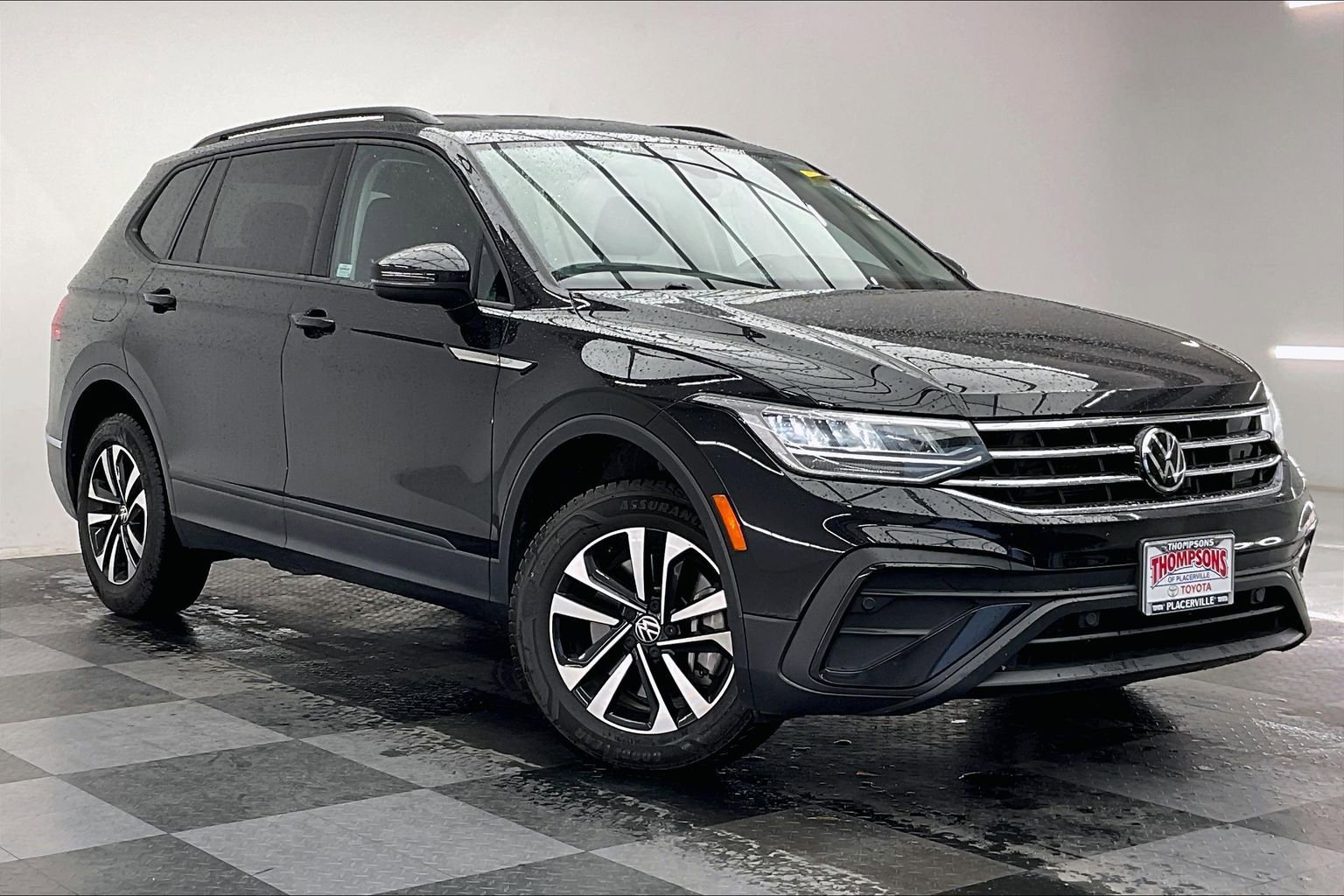 2022 Volkswagen Tiguan S's photo