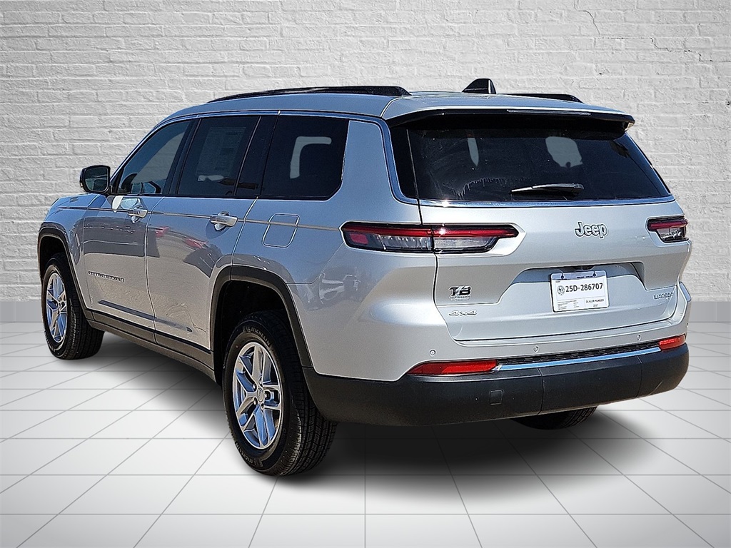 2025 Jeep Grand Cherokee Laredo photo 3