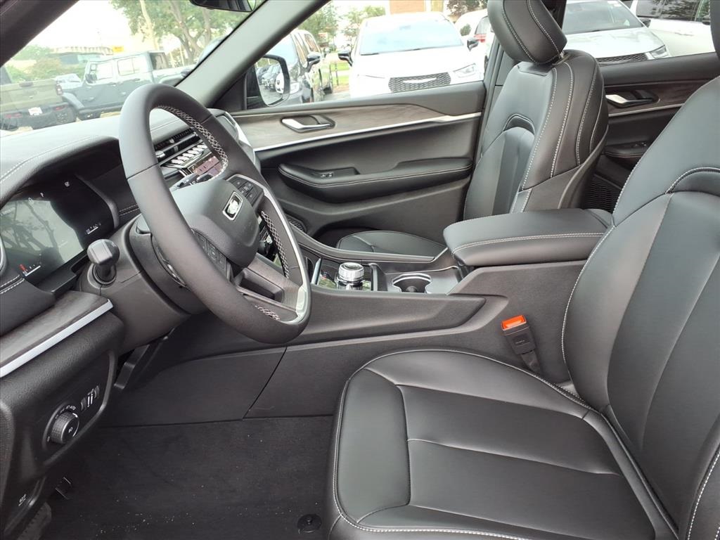 2025 Jeep Grand Cherokee Limited photo 6