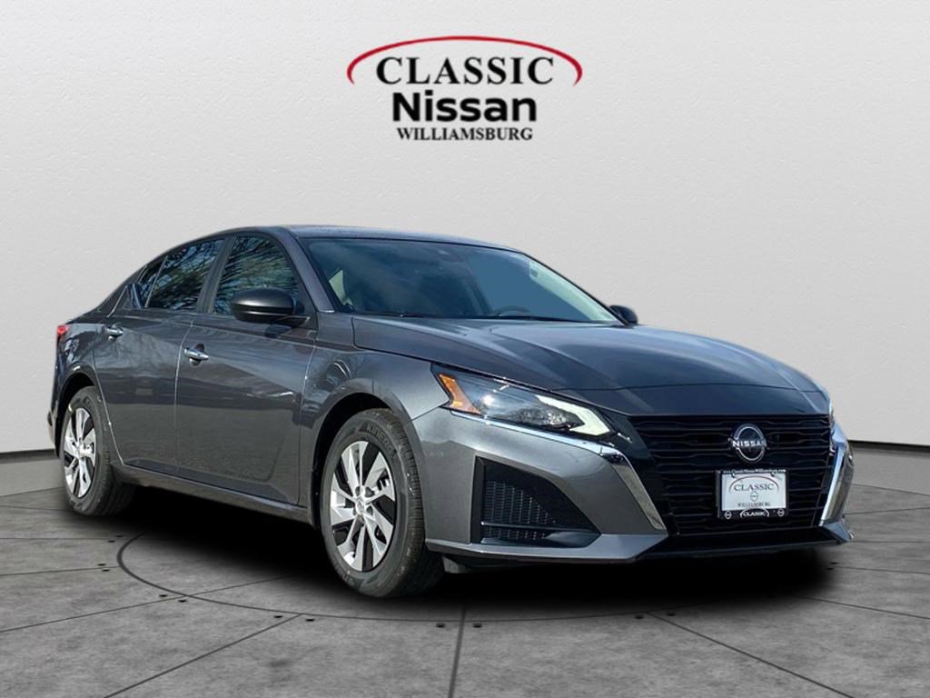 2025 Nissan Altima S's photo