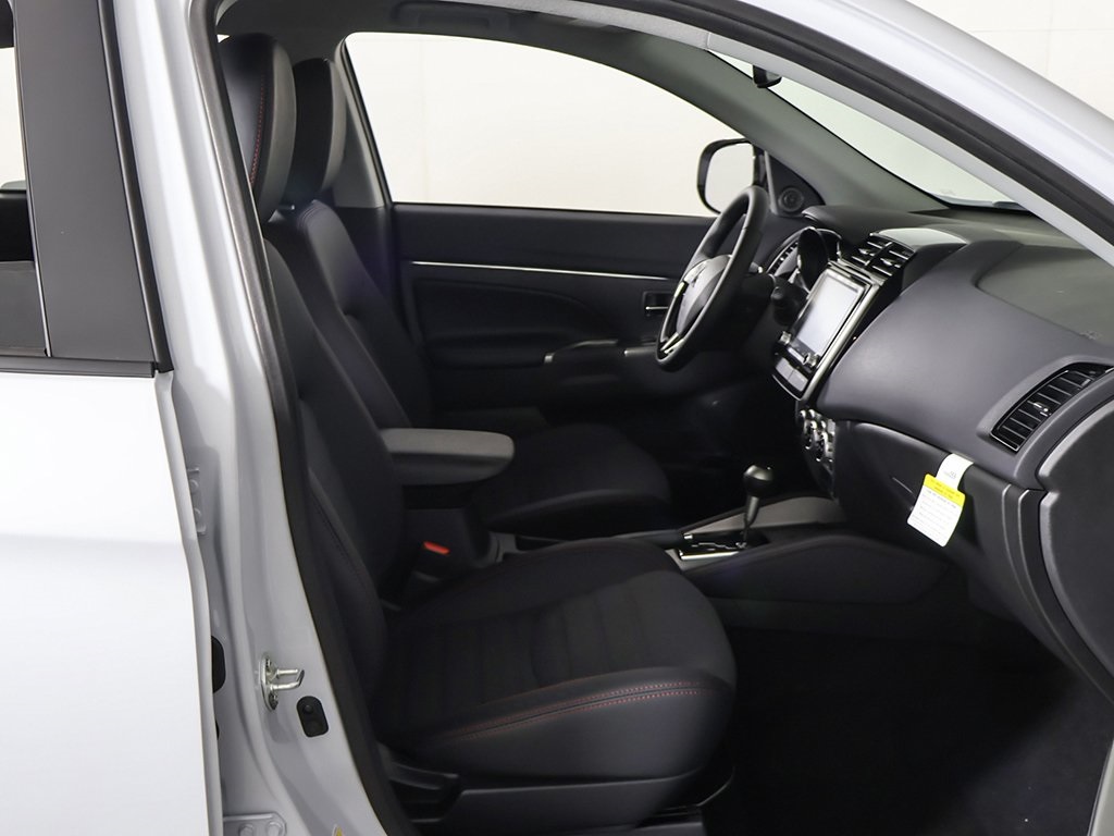 2025 Mitsubishi Outlander Sport ES SE LE photo 20