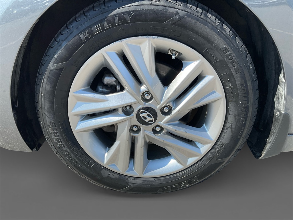 2019 Hyundai Elantra SEL photo 13