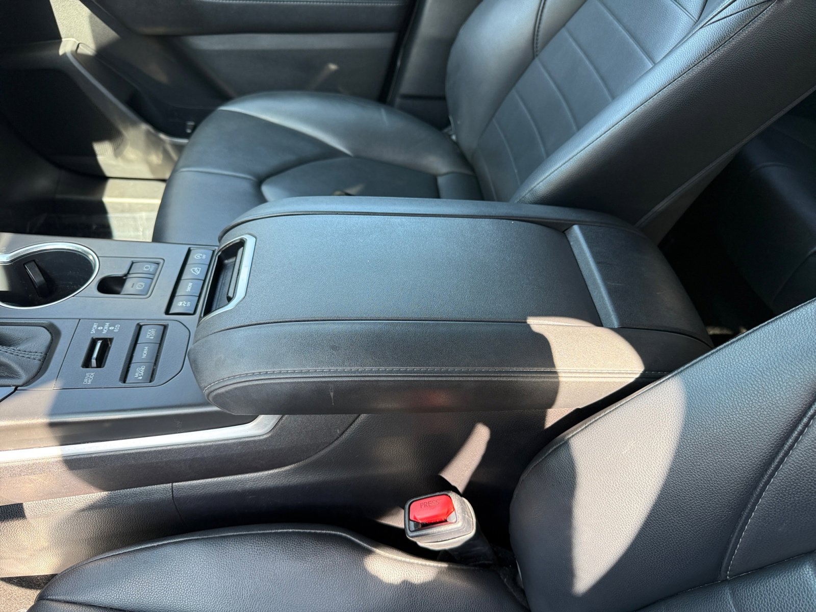 2020 Toyota Highlander XLE photo 13
