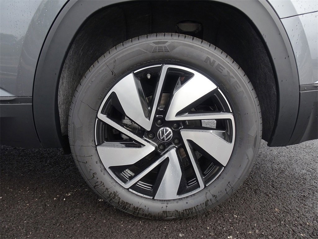 2025 Volkswagen Atlas SE Technology photo 3