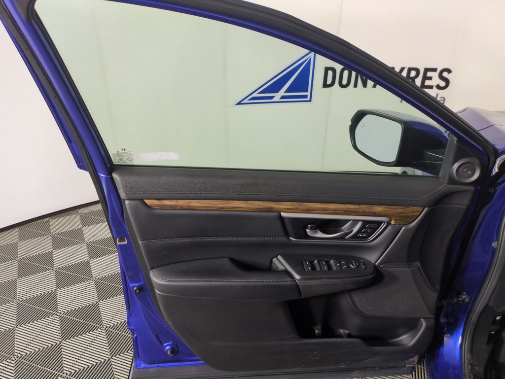 2022 Honda CR-V Touring photo 10
