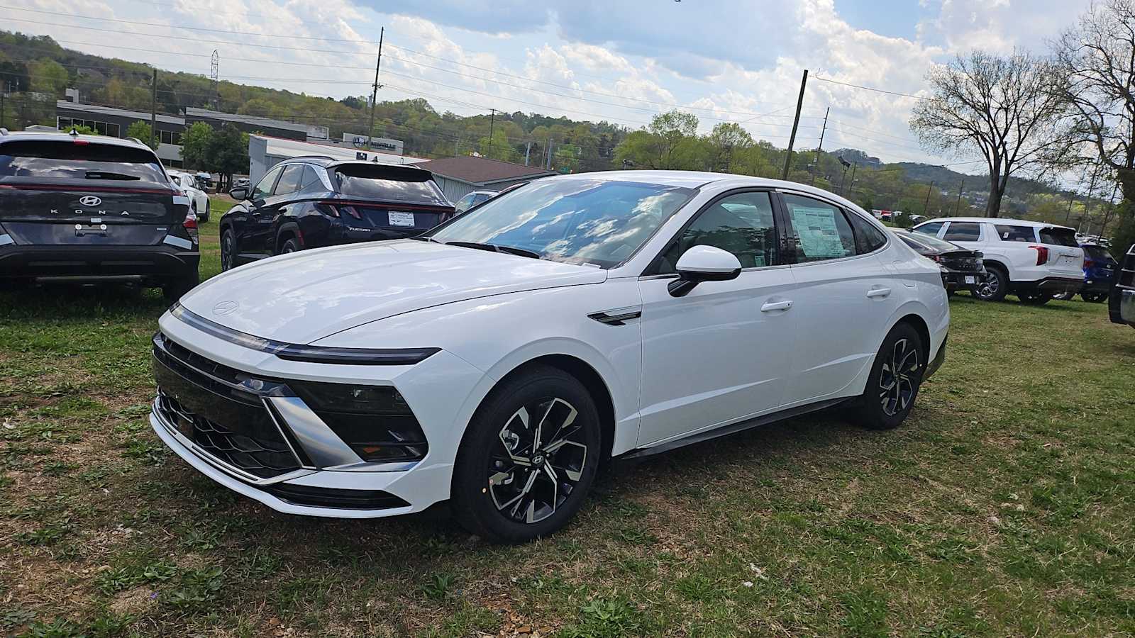 2025 Hyundai Sonata SEL photo 2