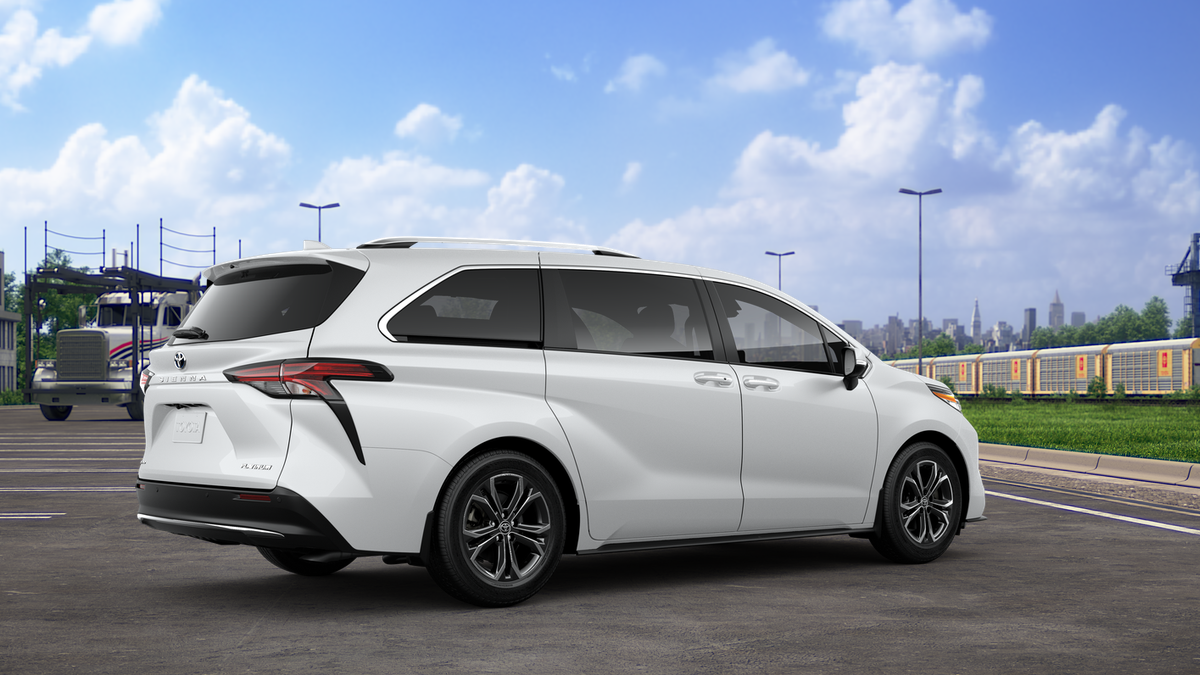 2025 Toyota Sienna Platinum photo 10