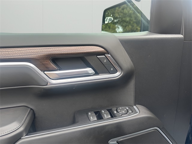 2022 Chevrolet Silverado LT 1500 photo 7