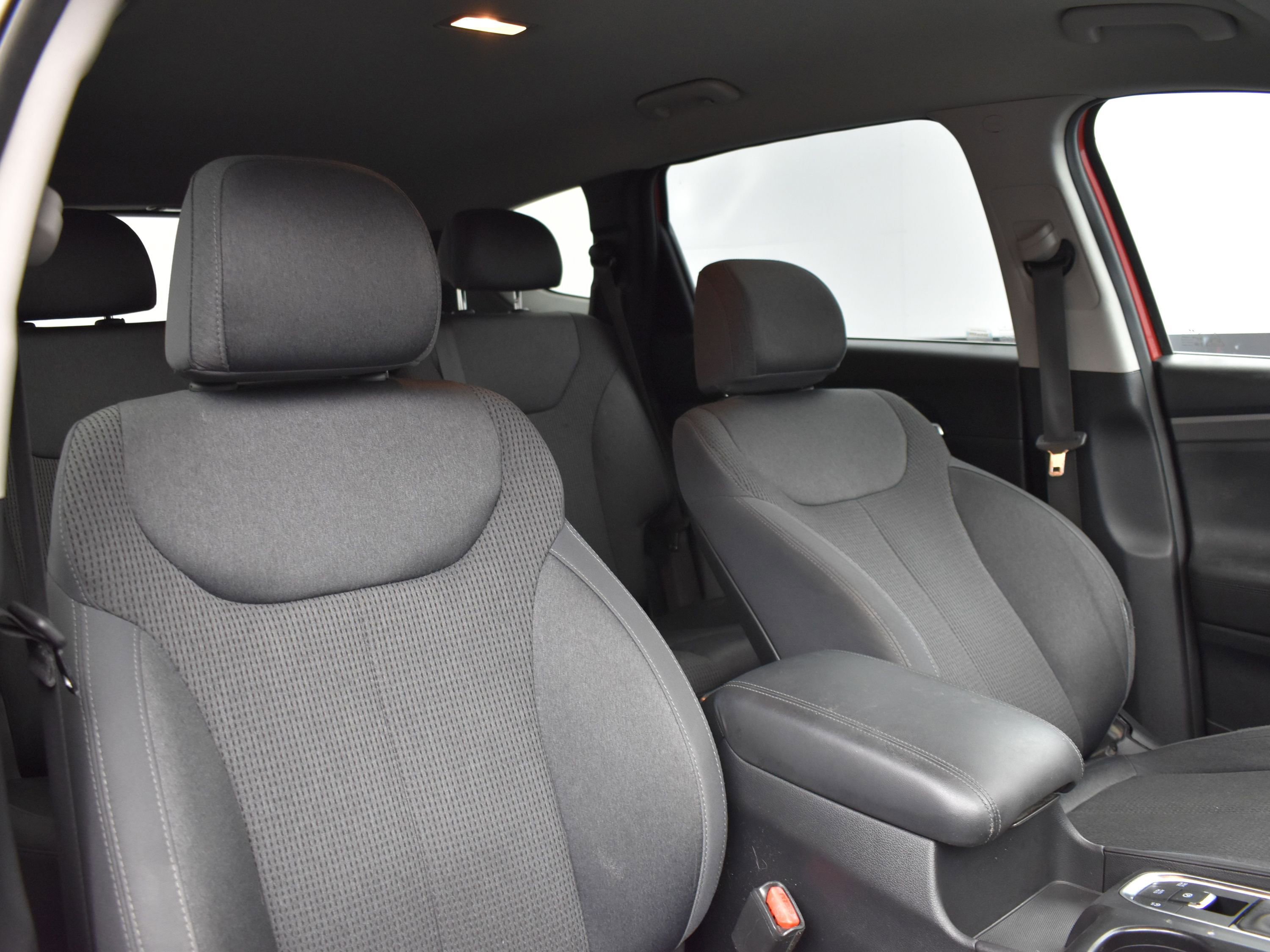 2020 Hyundai Santa Fe SEL photo 19