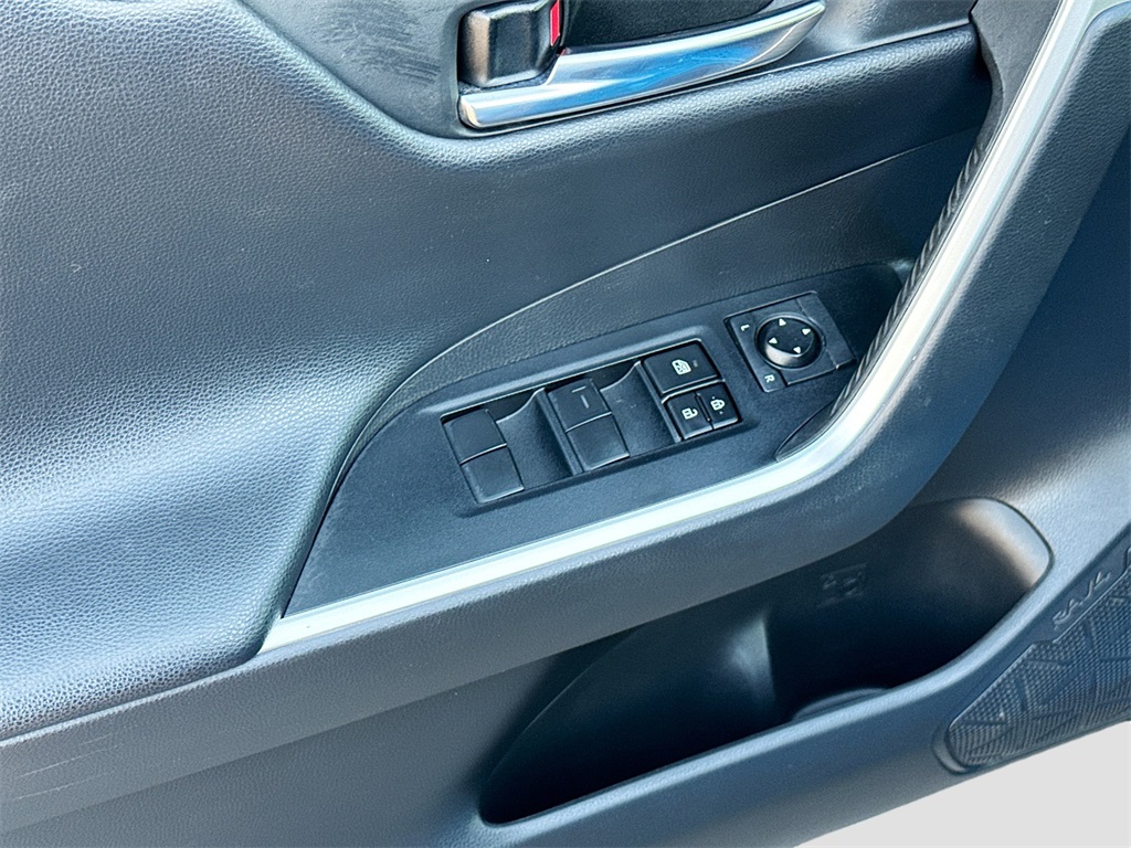 2020 Toyota RAV4 Adventure photo 11