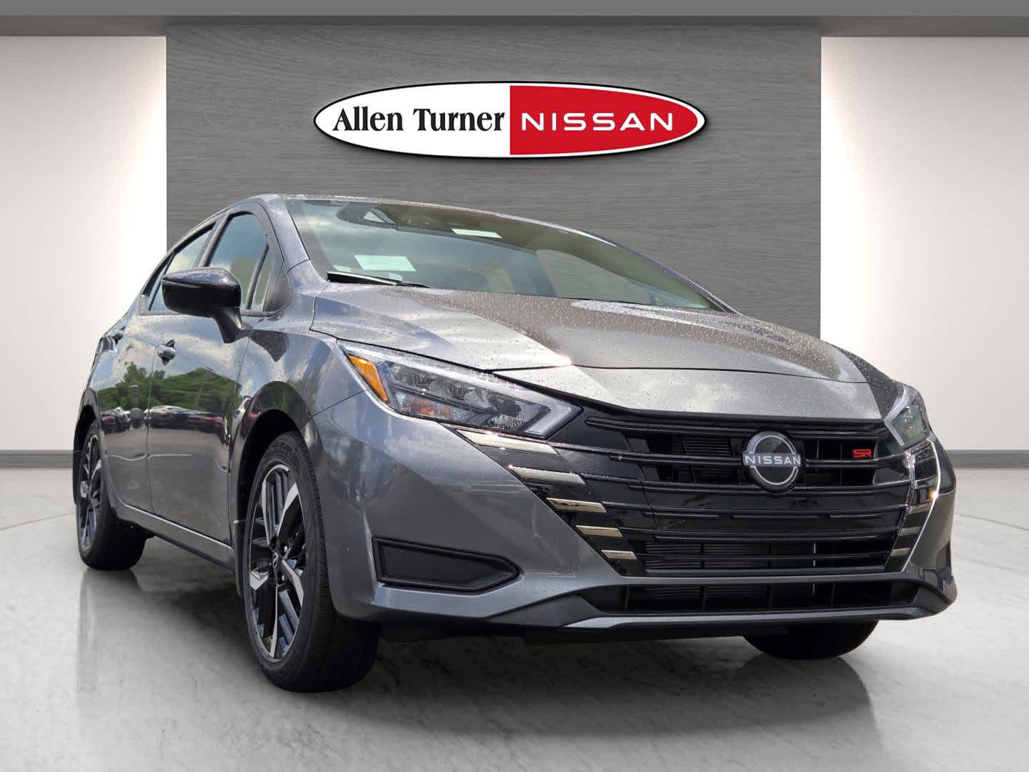 2025 Nissan Versa SR photo 2