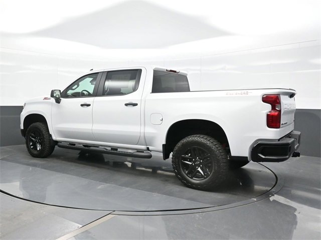 2026 Chevrolet Silverado Trail Boss Custom photo 3