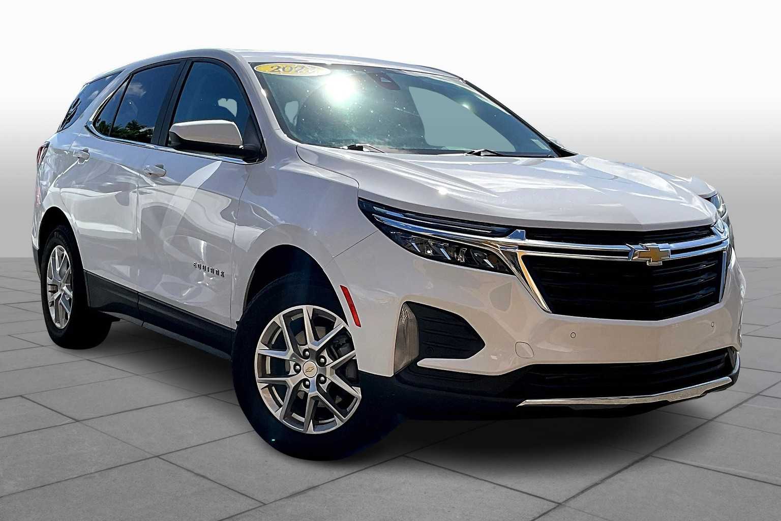 2022 Chevrolet Equinox LT photo 2