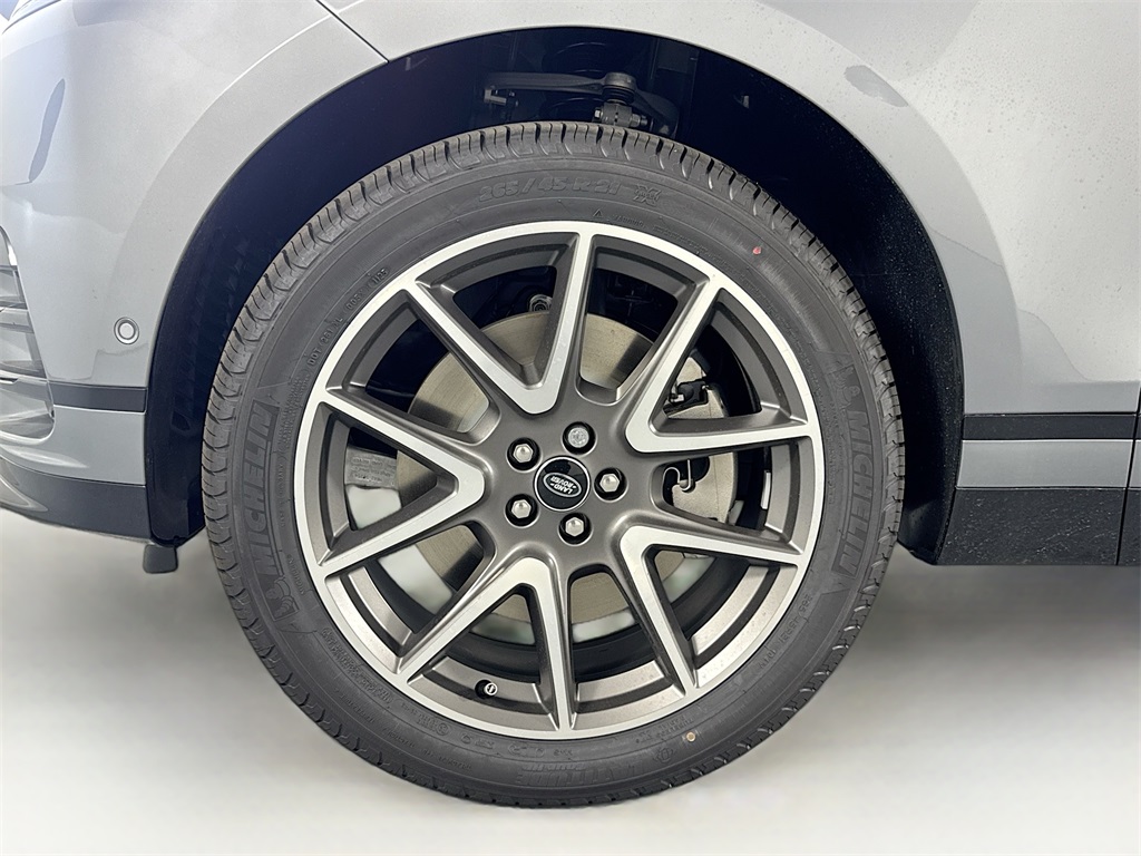 2026 Land Rover Range Rover Velar SE photo 28