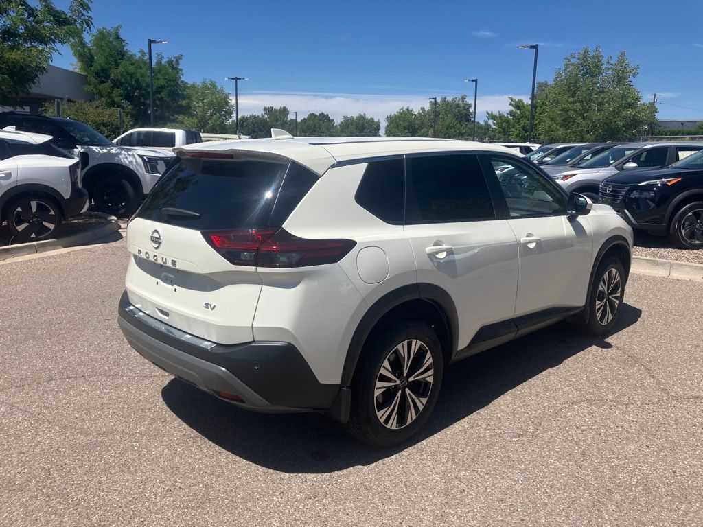2023 Nissan Rogue SV photo 4