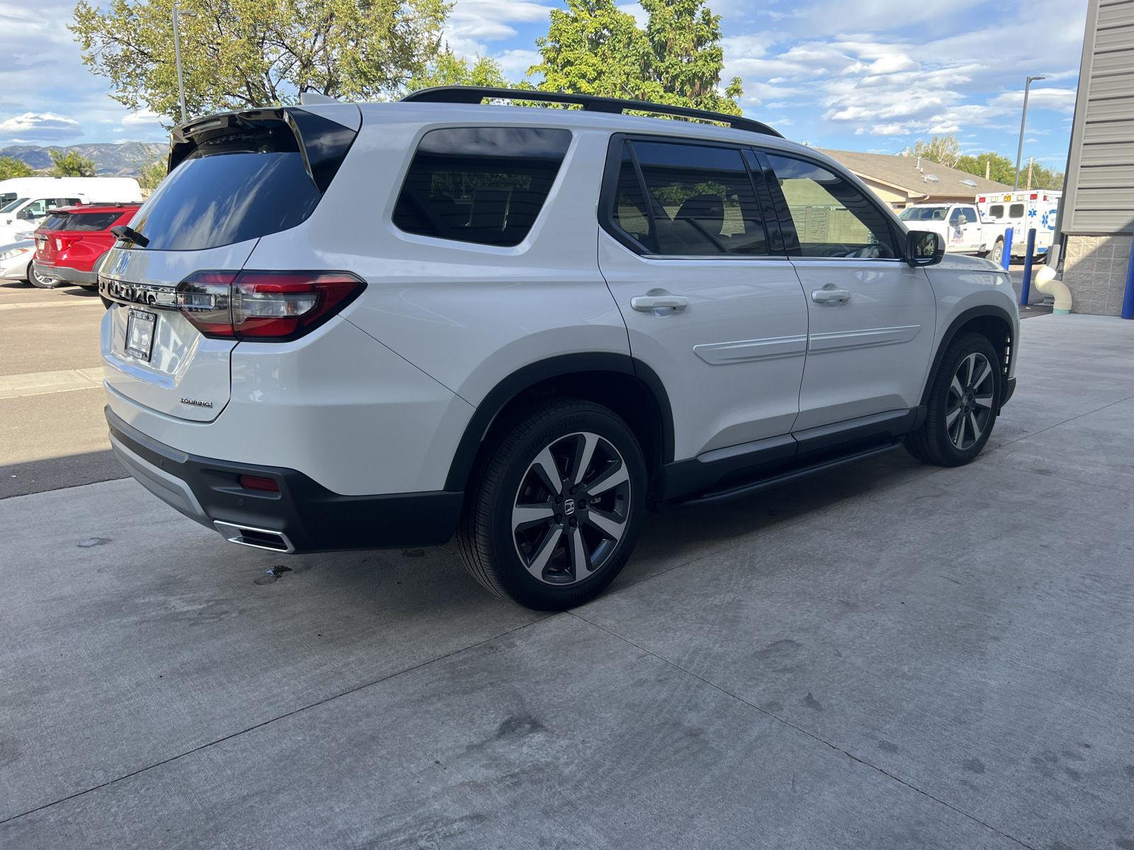 2024 Honda Pilot Touring photo 4
