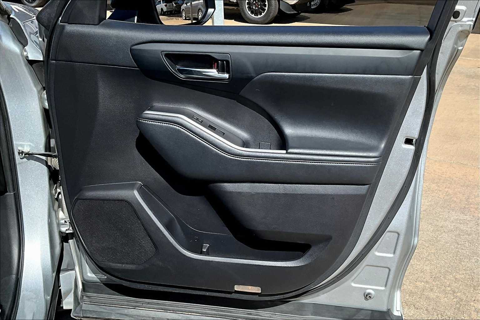 2022 Toyota Highlander XSE photo 25