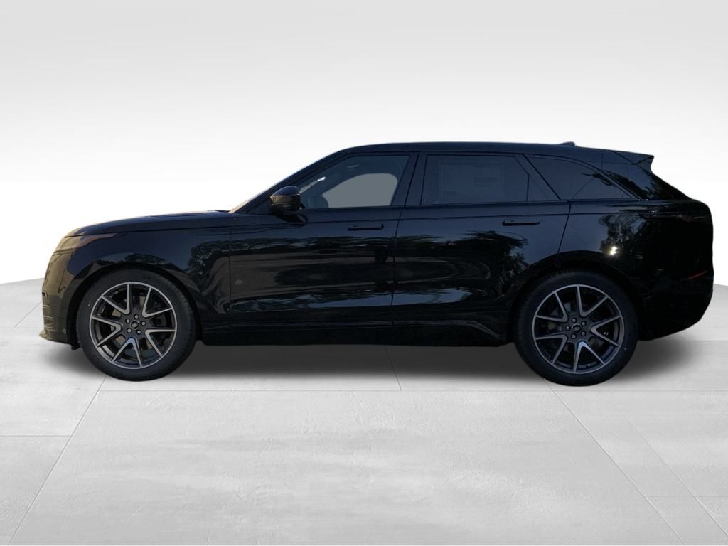 2026 Land Rover Range Rover Velar SE photo 4