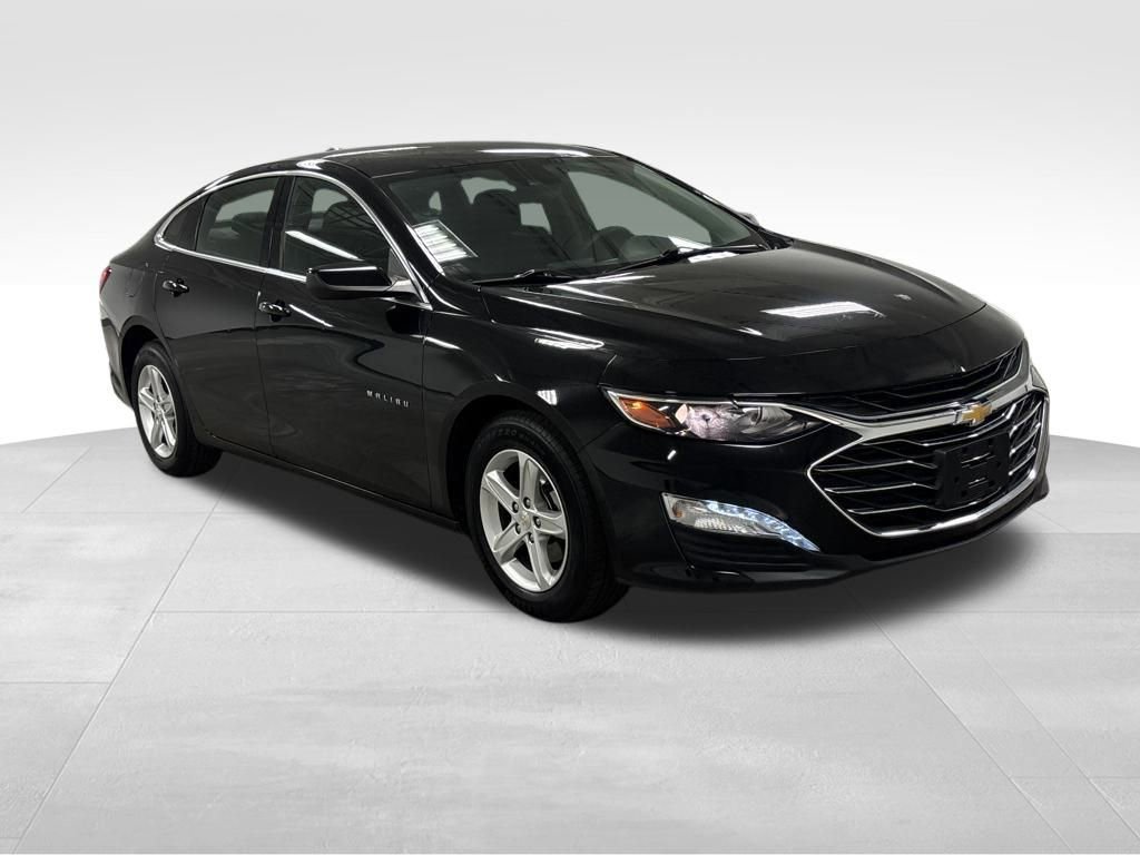 2023 Chevrolet Malibu 1LT photo 2