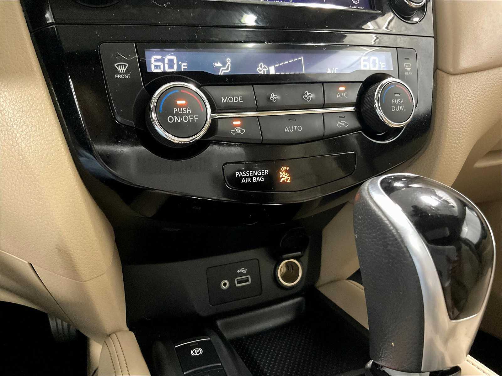 2019 Nissan Rogue SL photo 25