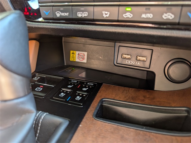 2022 Lexus RX 450hL photo 23