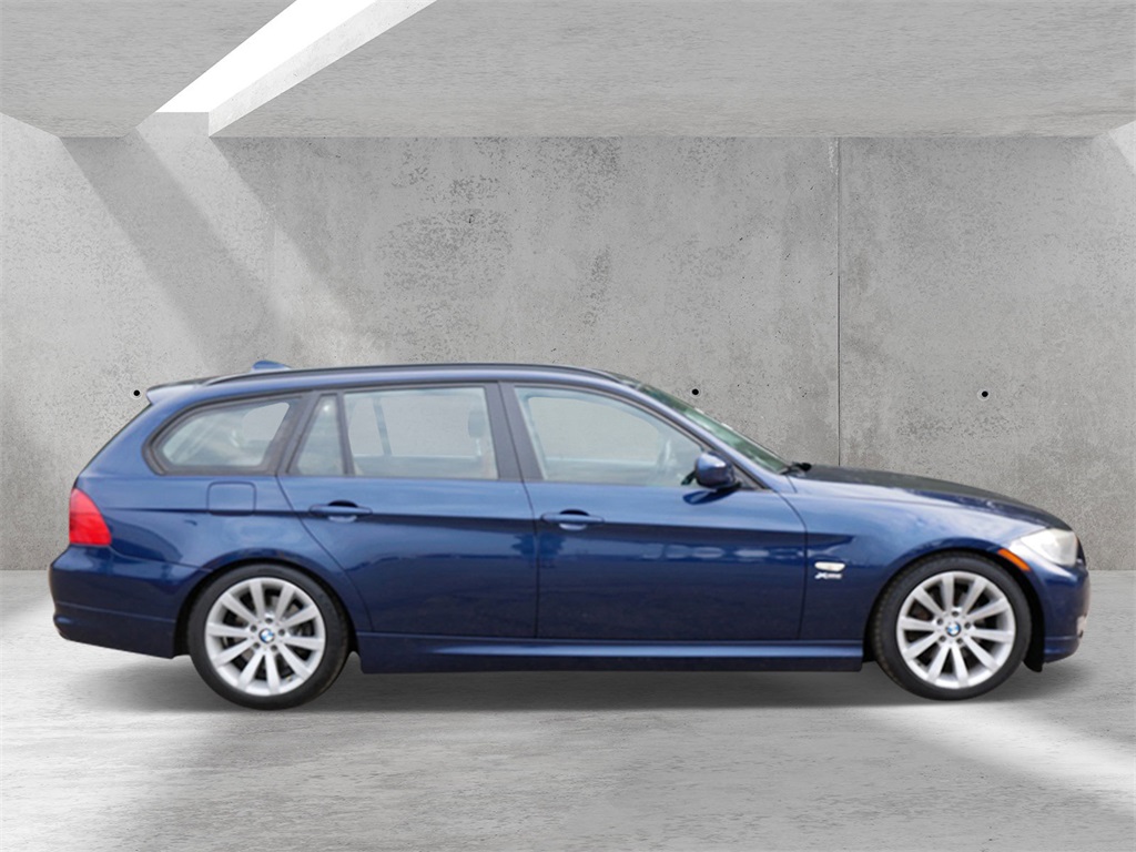 Used 2011 BMW 3 Series 328i with VIN WBAUU3C5XBA542411 for sale in White Bear Lake, Minnesota