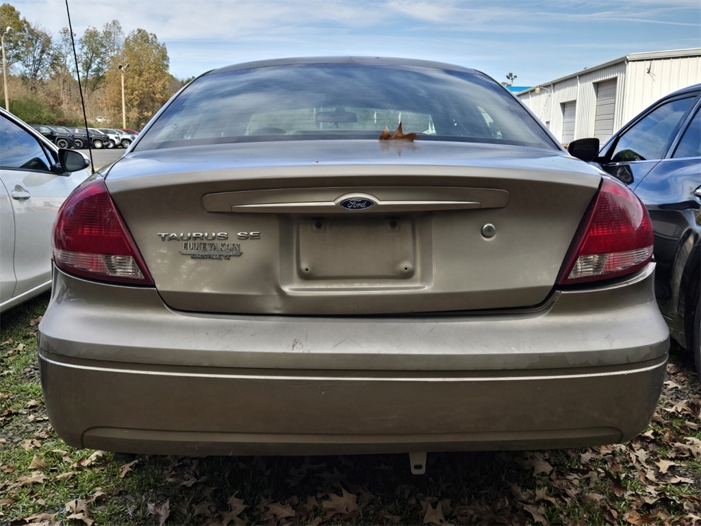 2007 Ford Taurus SE photo 3