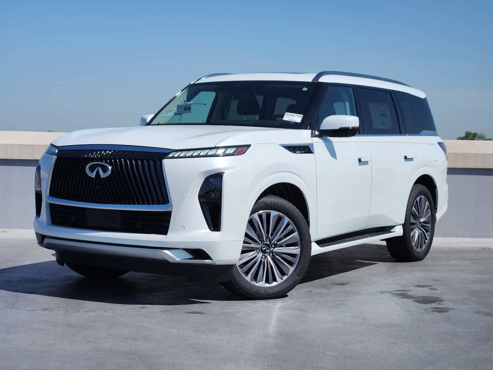 2025 INFINITI QX80 LUXE