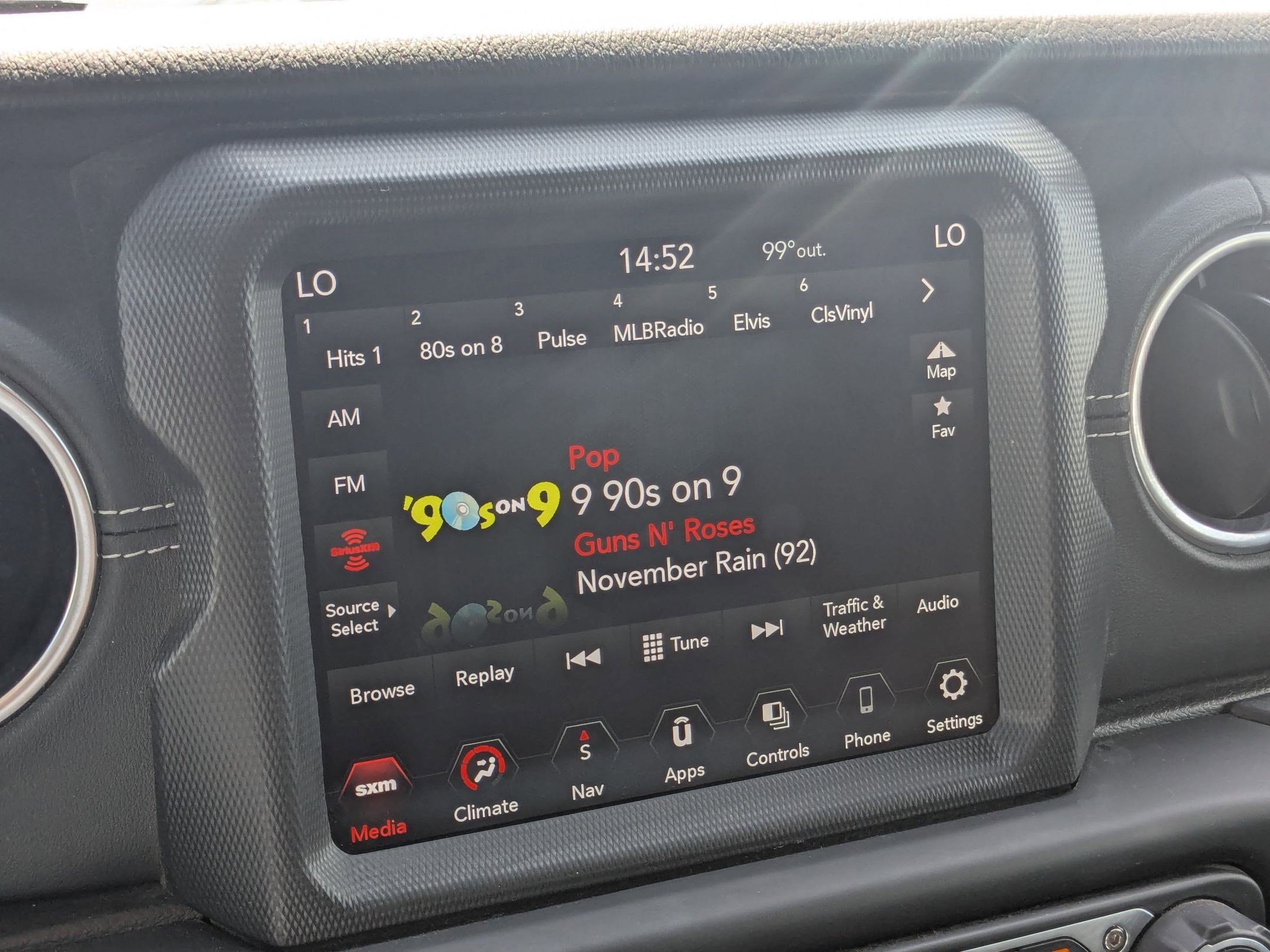 2023 Jeep Wrangler 4xe Sahara photo 18