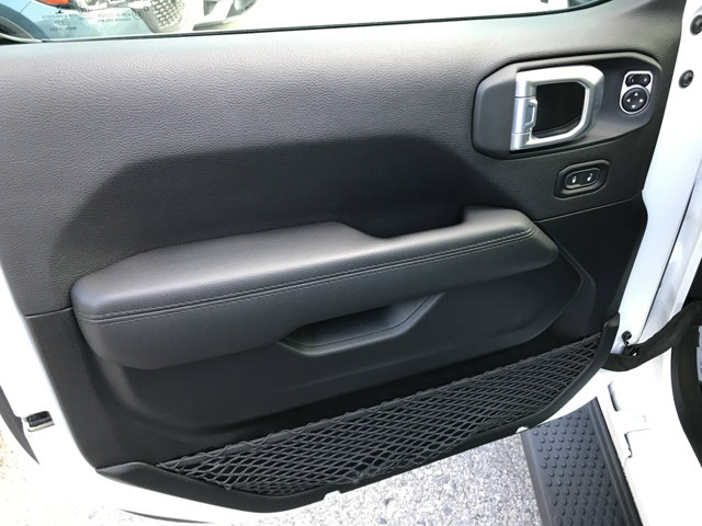 2021 Jeep Wrangler Unlimited Sahara Altitude photo 10