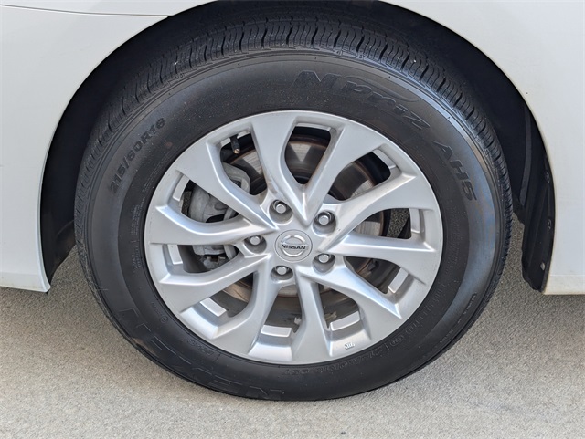 2019 Nissan Sentra S photo 12