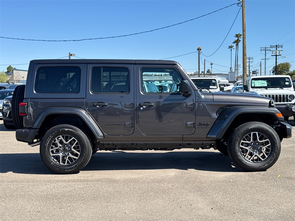 2025 Jeep Wrangler Sahara photo 6