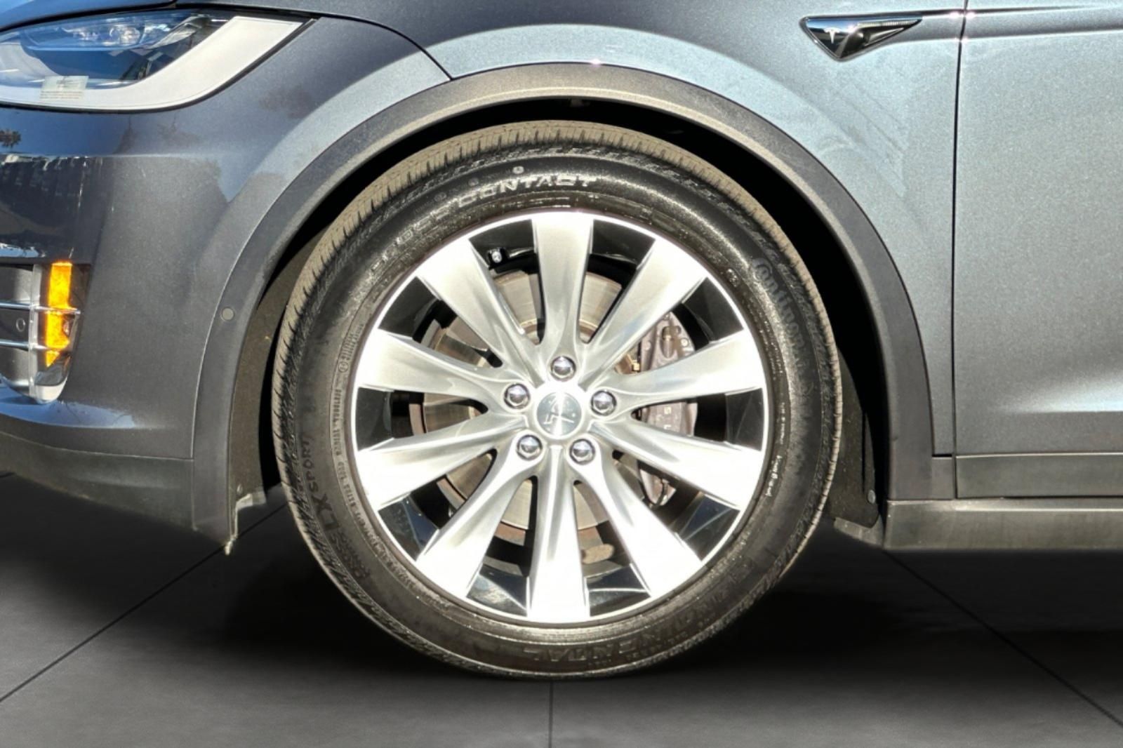 2020 Tesla Model X Long Range photo 7