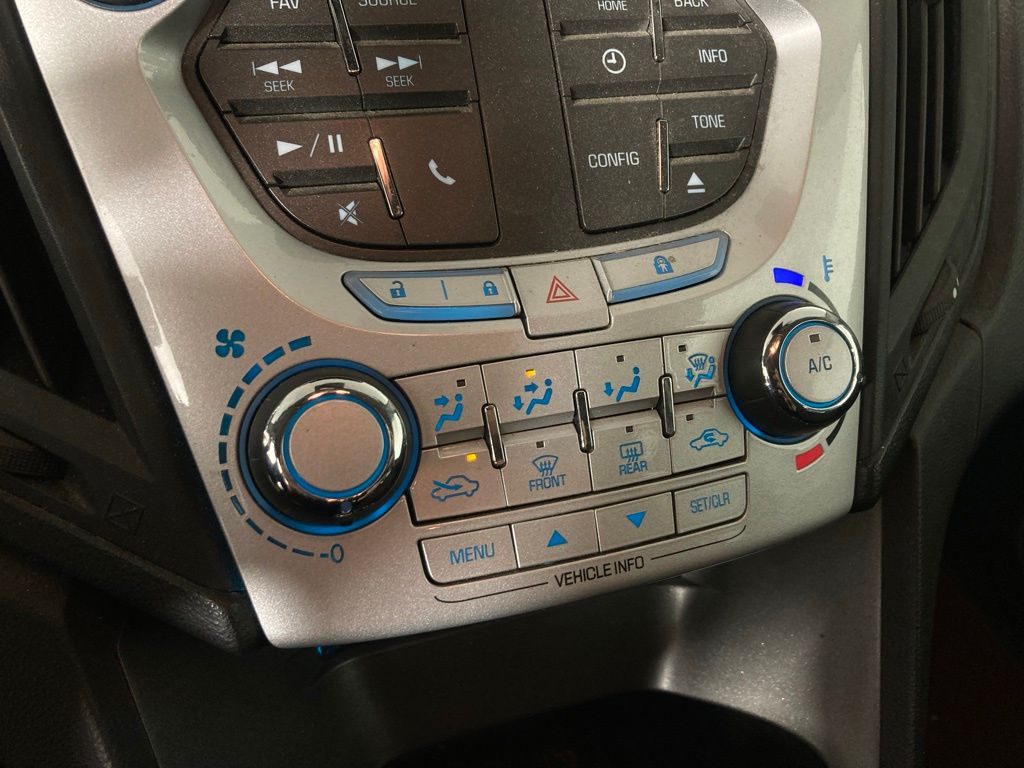 2012 Chevrolet Equinox LT photo 2