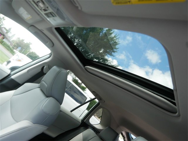 2023 Toyota RAV4 Hybrid XLE Premium photo 10