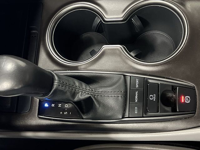 2022 Toyota Camry SE photo 15