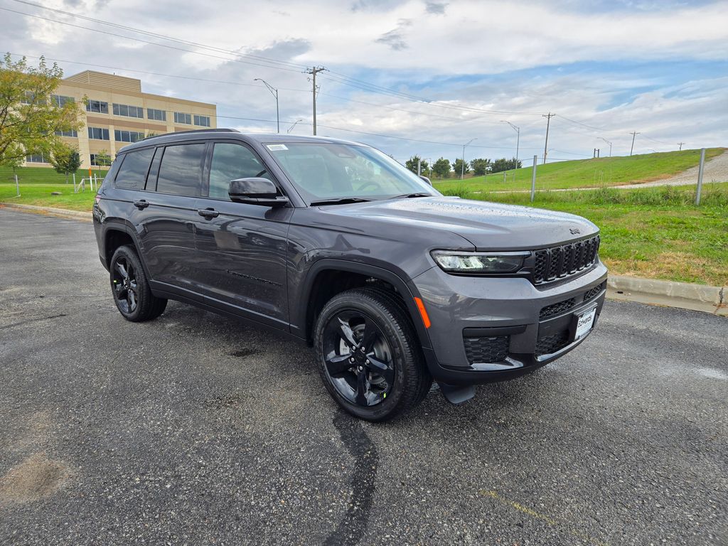 2025 Jeep Grand Cherokee L Altitude's photo