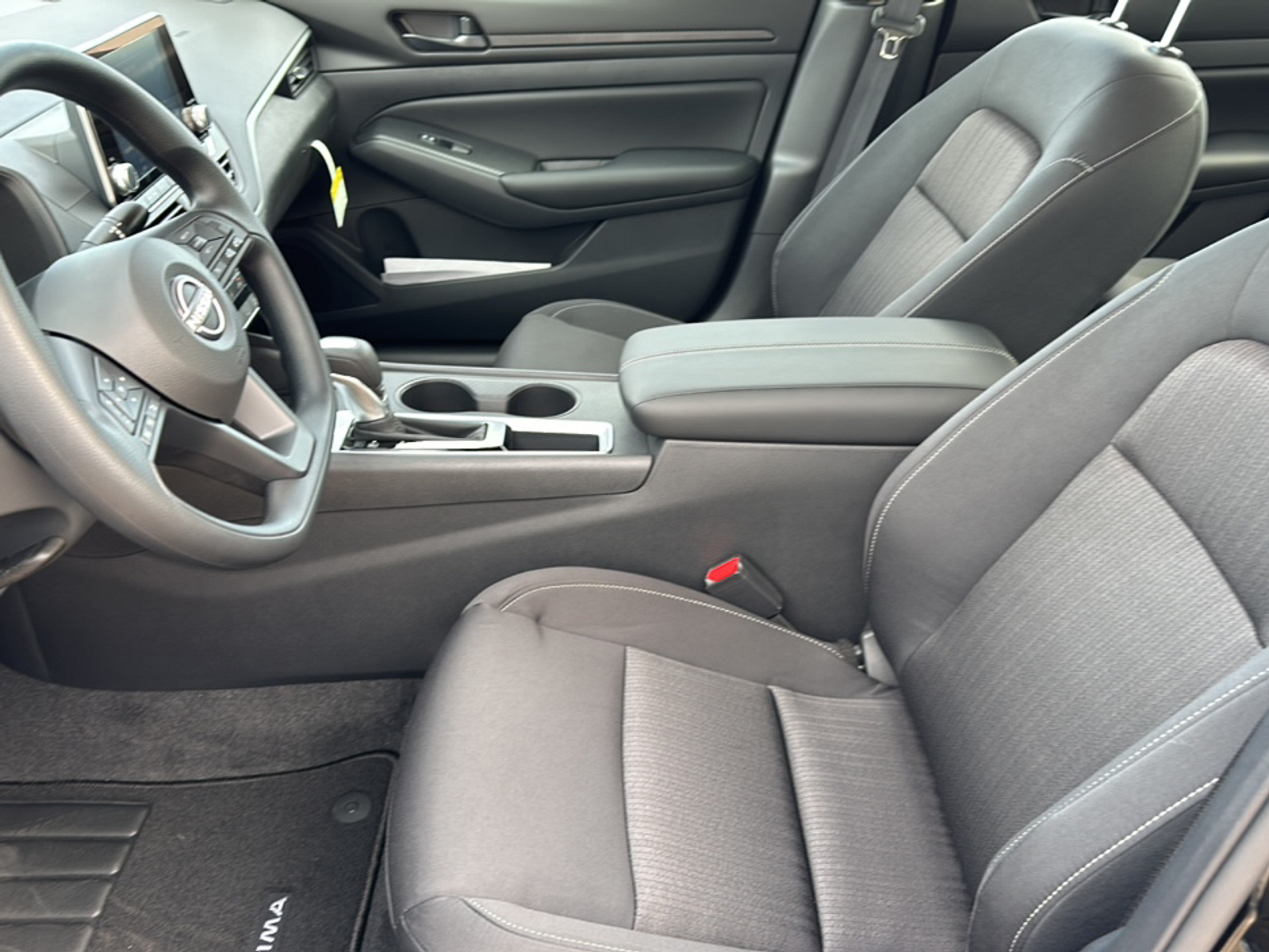 2025 Nissan Altima S photo 3