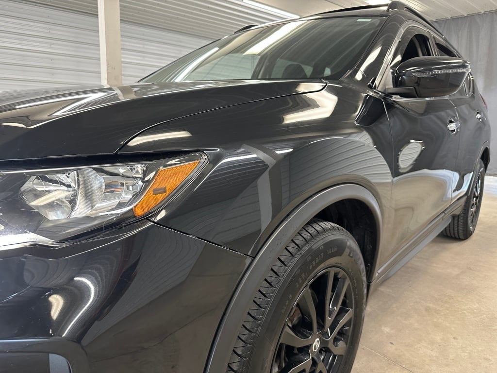 2018 Nissan Rogue SV photo 28